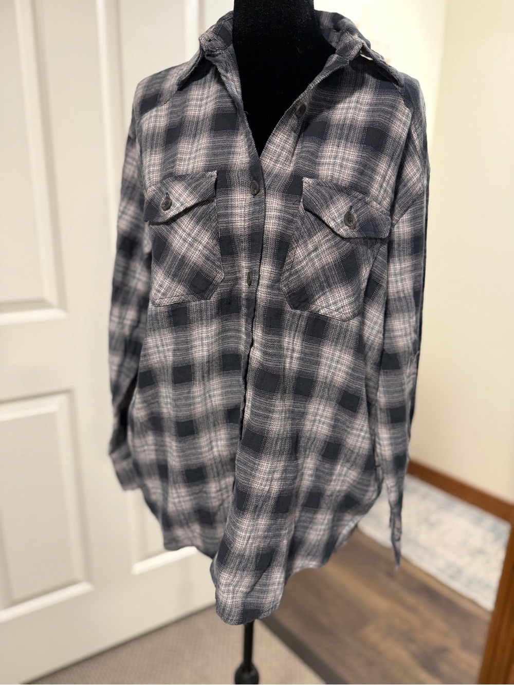 Wild Fable Plaid Flannel Shirt Women’s Small Black Gray Oversized NWT